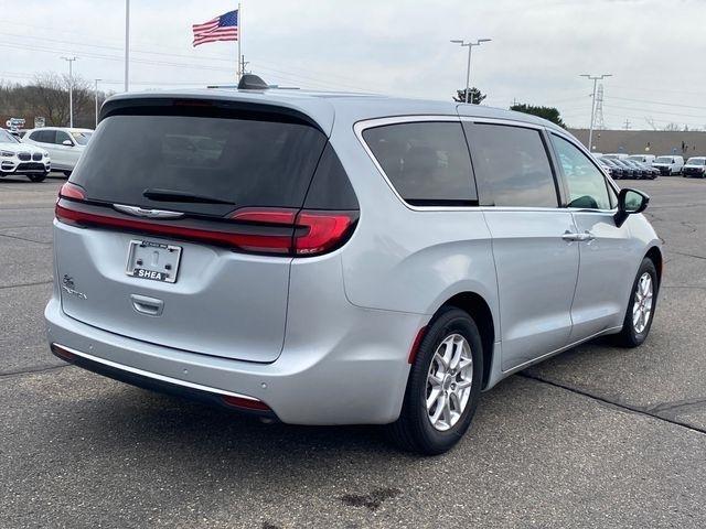 Chrysler Pacifica Touring L 2024