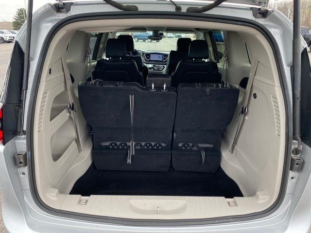 Chrysler Pacifica Touring L 2024