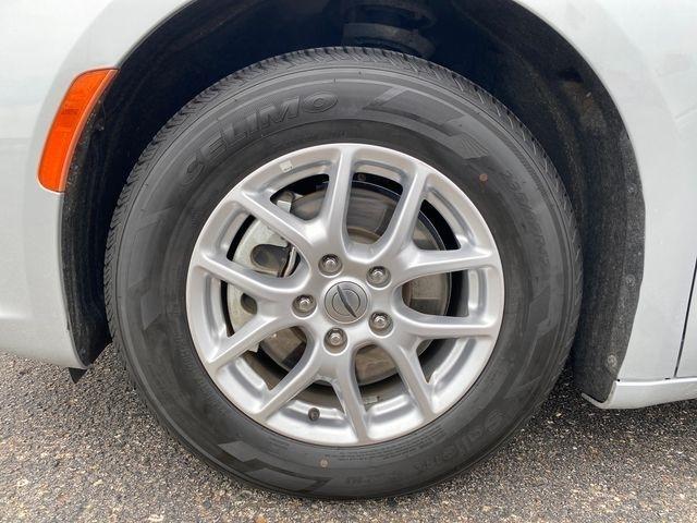 Chrysler Pacifica Touring L 2024