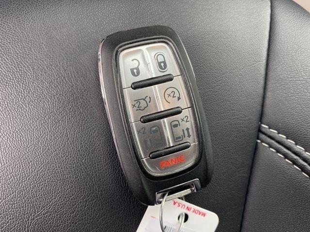 Chrysler Pacifica Touring L 2024