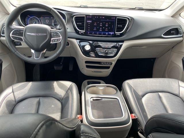 Chrysler Pacifica Touring L 2024
