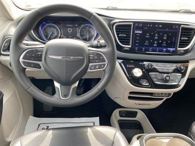 Chrysler Pacifica Touring L 2024