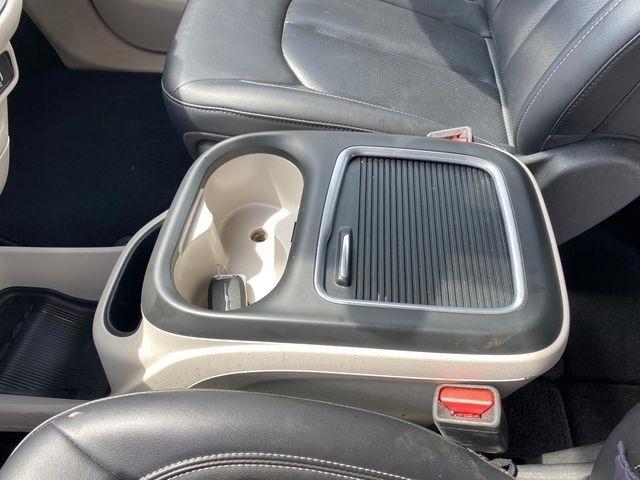 Chrysler Pacifica Touring L 2024
