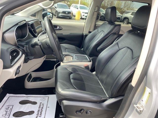 Chrysler Pacifica Touring L 2024