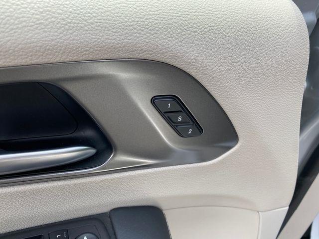Chrysler Pacifica Touring L 2024