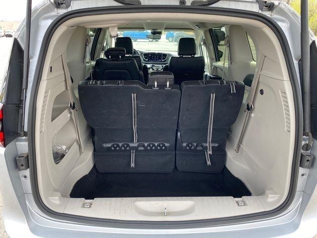 Chrysler Pacifica Touring L 2024