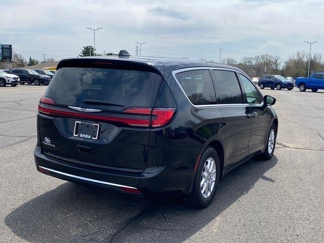Chrysler Pacifica Touring L 2024