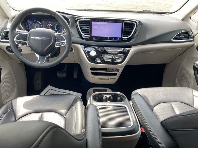 Chrysler Pacifica Touring L 2024