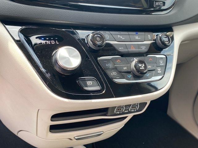 Chrysler Pacifica Touring L 2024