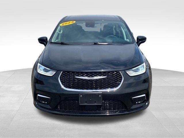 Chrysler Pacifica Touring L 2024