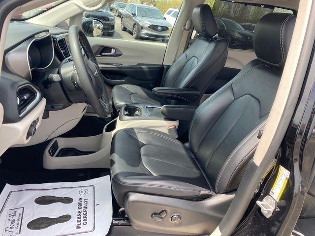 Chrysler Pacifica Touring L 2024