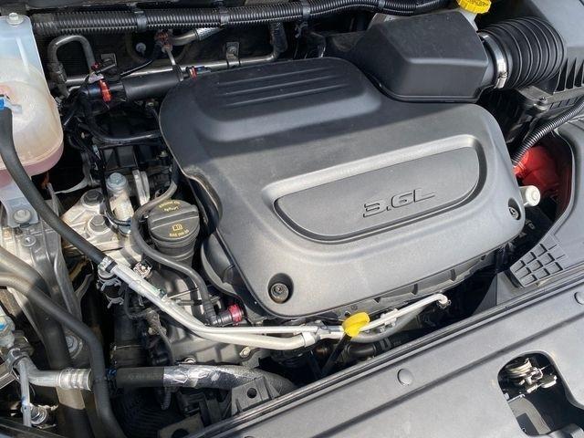 Chrysler Pacifica Touring L 2024