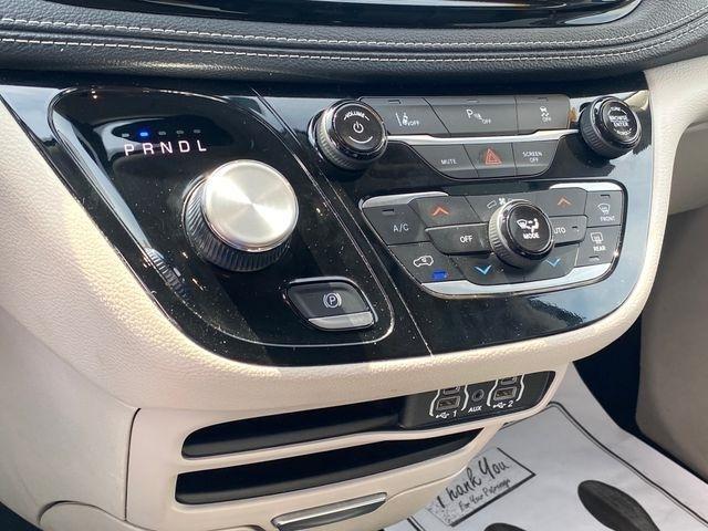 Chrysler Pacifica Hybrid Select 2024
