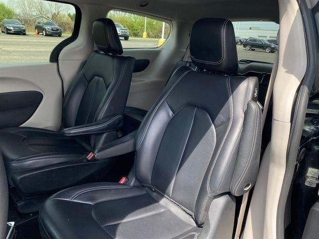 Chrysler Pacifica Hybrid Select 2024