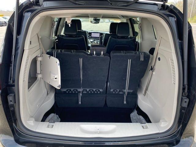 Chrysler Pacifica Hybrid Select 2024