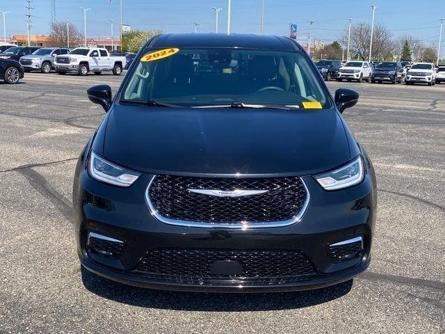 Chrysler Pacifica Touring L 2024