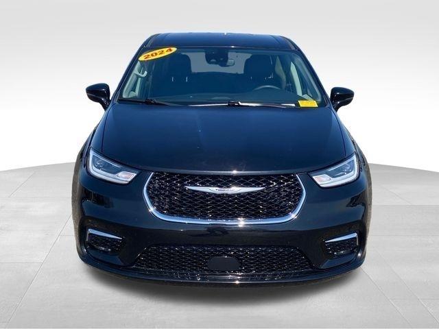 Chrysler Pacifica Touring L 2024