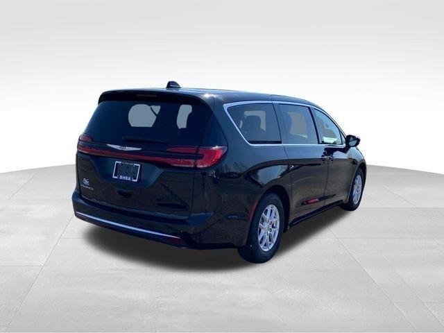 Chrysler Pacifica Touring L 2024