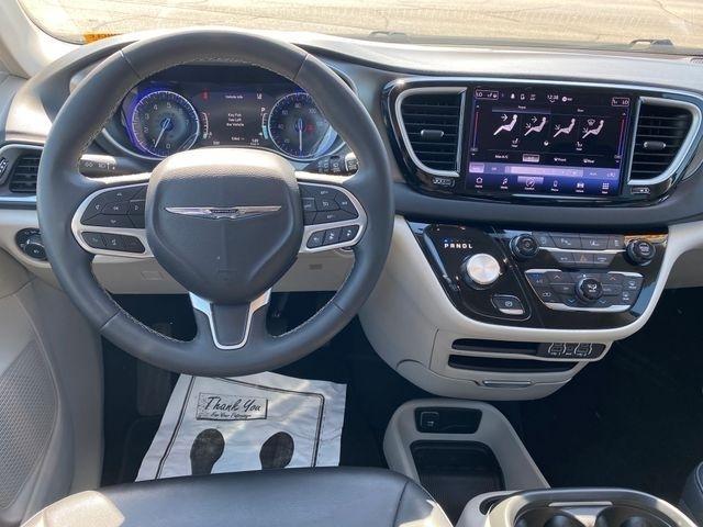Chrysler Pacifica Touring L 2024