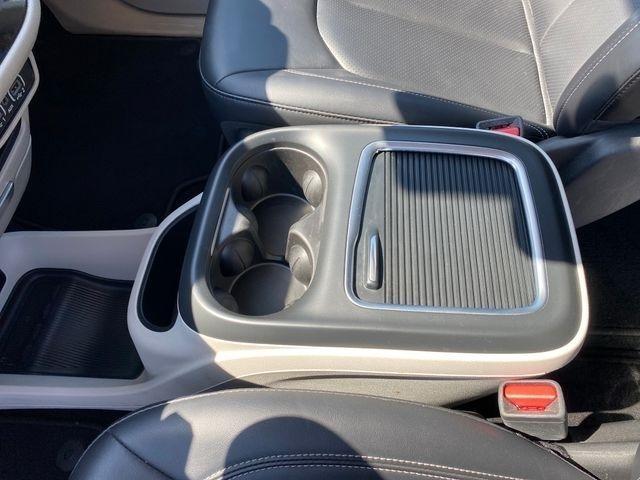 Chrysler Pacifica Touring L 2024