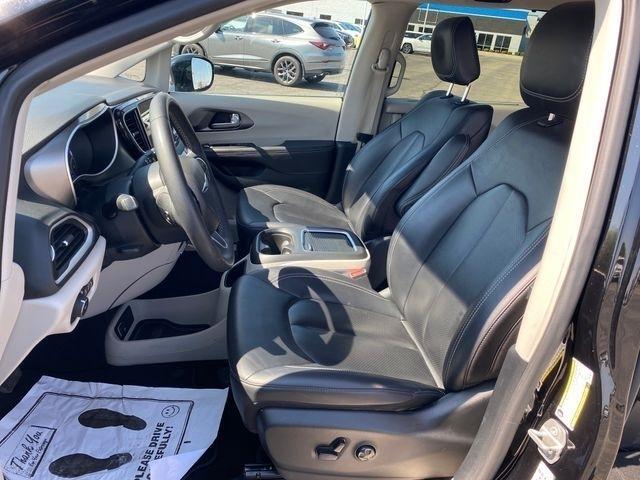 Chrysler Pacifica Touring L 2024