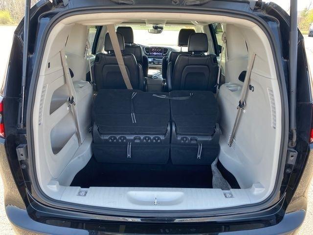 Chrysler Pacifica Touring L 2024