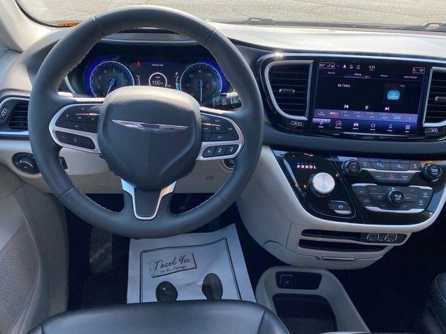 Chrysler Pacifica Touring L 2024