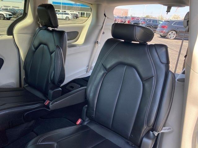 Chrysler Pacifica Touring L 2024