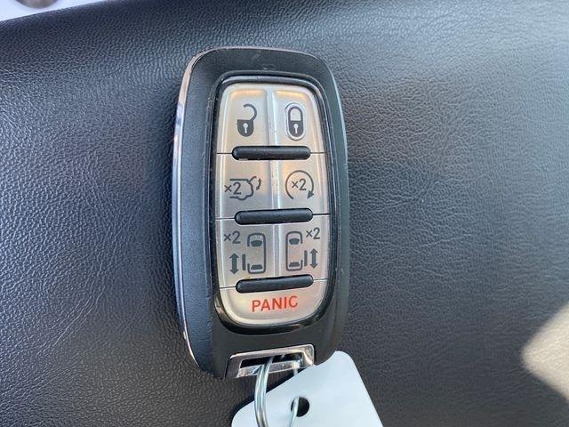 Chrysler Pacifica Touring L 2024