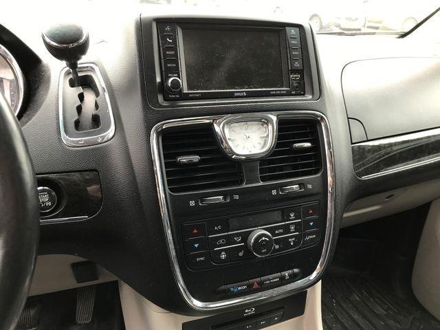 Chrysler Town & Country Touring-L 2014