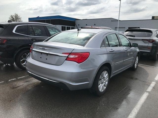Chrysler 200 LX 2013