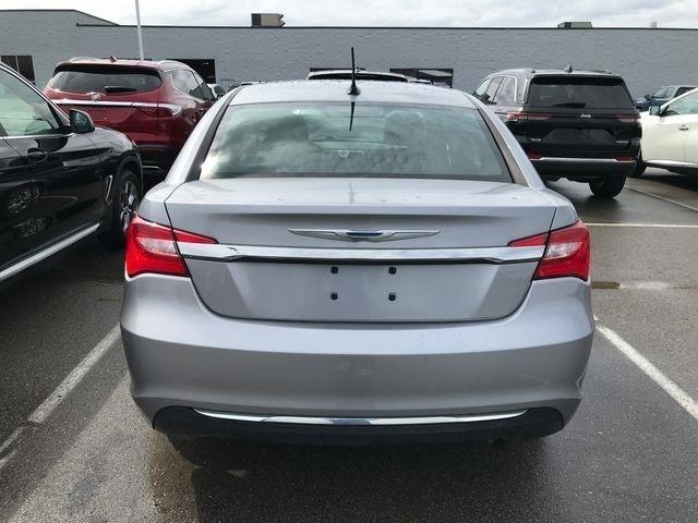 Chrysler 200 LX 2013