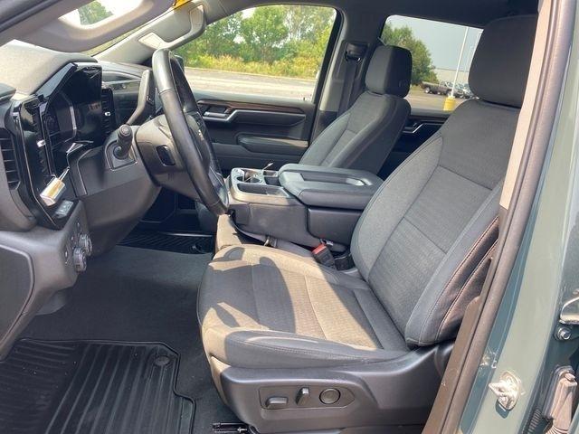 Chevrolet Silverado 1500 LT-L Crew Cab 4WD 2025