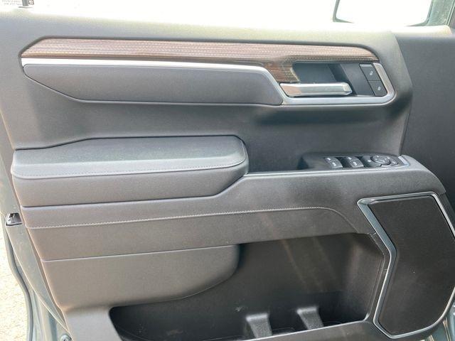 Chevrolet Silverado 1500 LT-L Crew Cab 4WD 2025