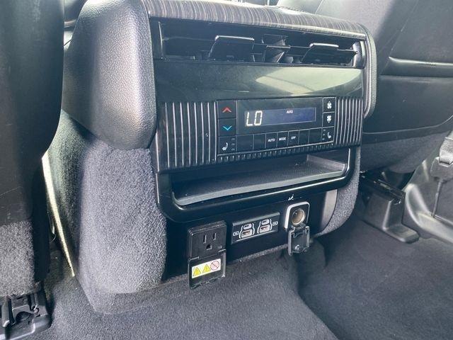 Jeep Wagoneer Series III 4WD 2023