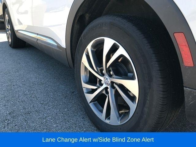 Buick Envision Essense 2022