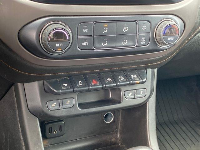 GMC Canyon AT4 Crew Cab w/Leather 4WD 2022