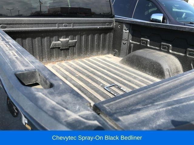 Chevrolet Silverado 1500 Trail Boss Custom Crew Cab 4WD 2023