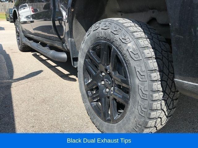 Chevrolet Silverado 1500 Trail Boss Custom Crew Cab 4WD 2023