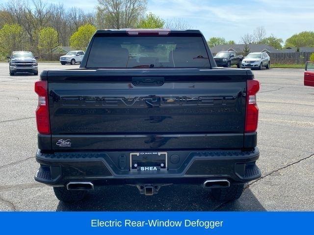 Chevrolet Silverado 1500 Trail Boss Custom Crew Cab 4WD 2023