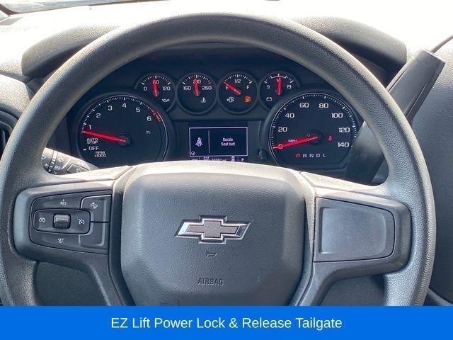 Chevrolet Silverado 1500 Trail Boss Custom Crew Cab 4WD 2023