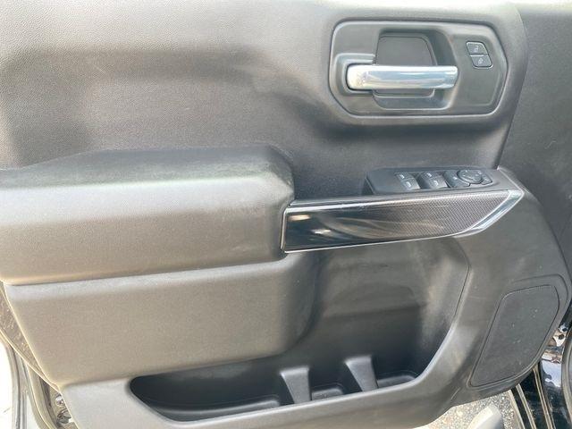 Chevrolet Silverado 1500 Trail Boss Custom Crew Cab 4WD 2023