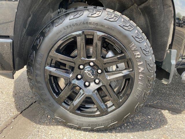 Chevrolet Silverado 1500 Trail Boss Custom Crew Cab 4WD 2023