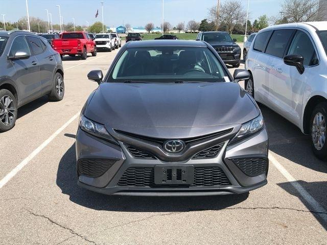 Toyota Camry SE 2023
