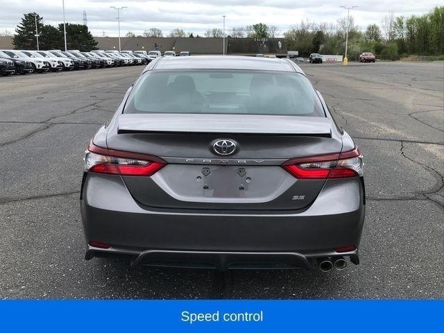 Toyota Camry SE 2023