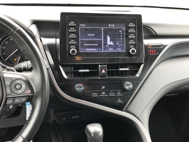 Toyota Camry SE 2023