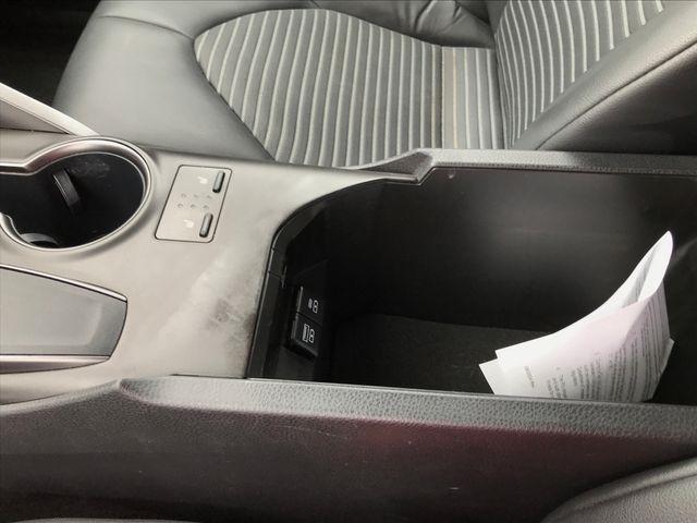Toyota Camry SE 2023
