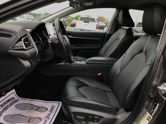 Toyota Camry SE 2023
