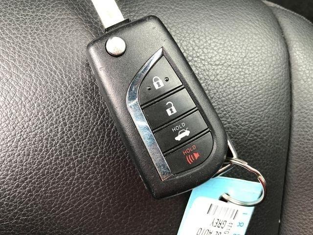 Toyota Camry SE 2023