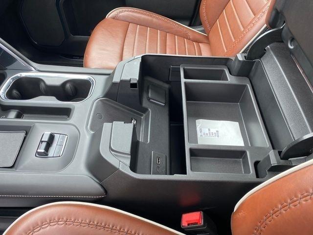 GMC Sierra 3500HD Denali Ultimate Crew Cab 4WD 2024